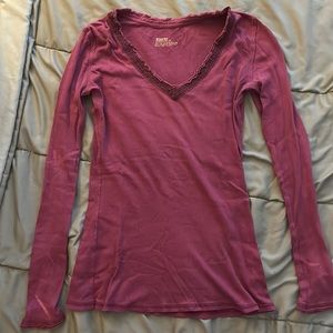 Vintage Long sleeve shirt with V-Neck design~⭐️